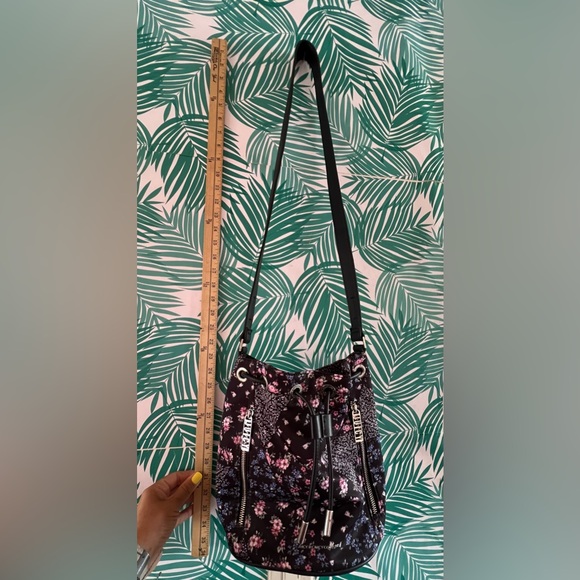 Juicy Couture Melrose Patchwork Bucket Bag - Picture 2 of 11